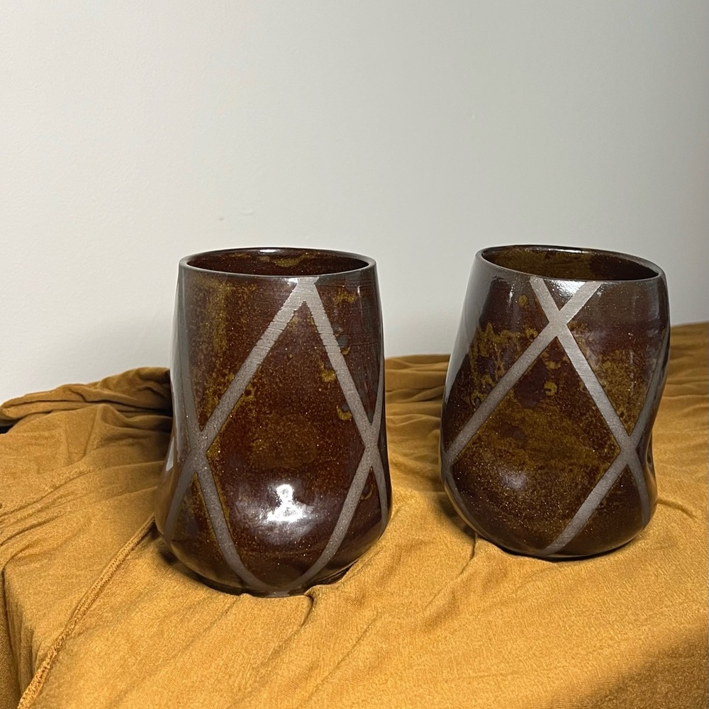 Vases (2) Brown - Picture 5 of 14